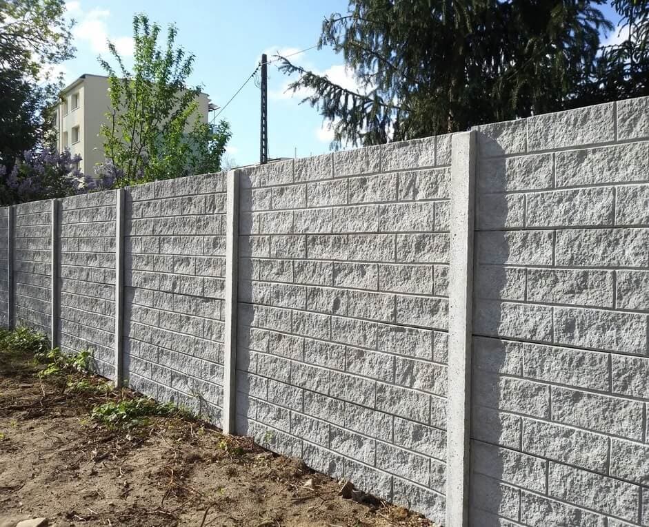 Jak postawić płot betonowy, który będzie prosty i nie będzie się zapadać?